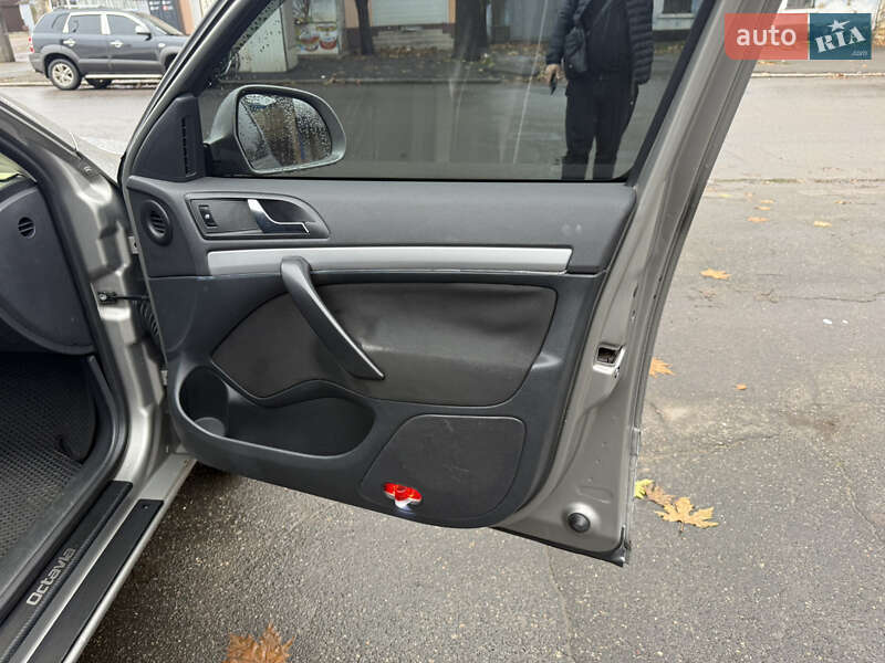 Лифтбек Skoda Octavia 2012 в Николаеве