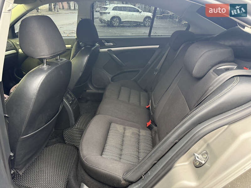 Лифтбек Skoda Octavia 2012 в Николаеве