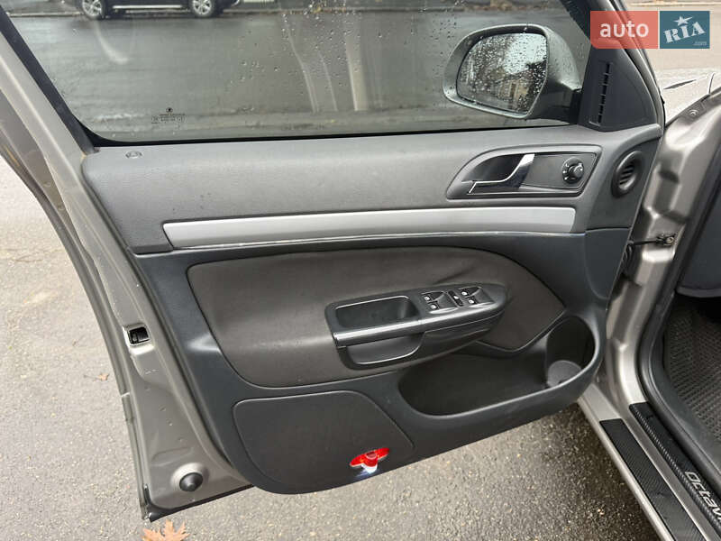 Лифтбек Skoda Octavia 2012 в Николаеве