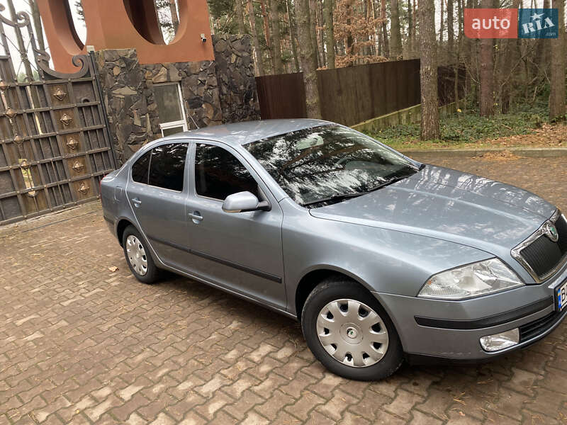 Лифтбек Skoda Octavia 2006 в Новояворовске
