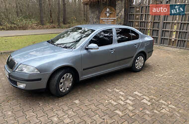 Лифтбек Skoda Octavia 2006 в Новояворовске
