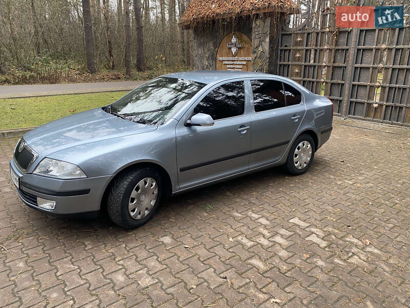 Лифтбек Skoda Octavia 2006 в Новояворовске