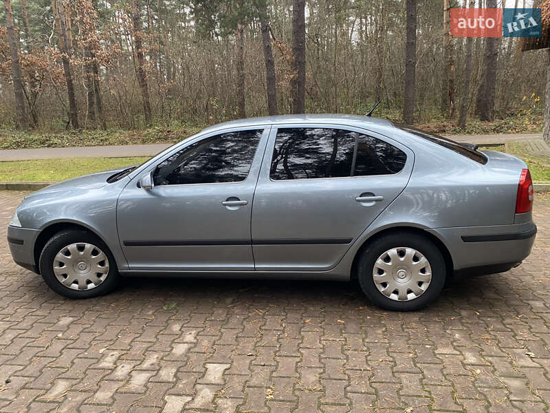 Лифтбек Skoda Octavia 2006 в Новояворовске