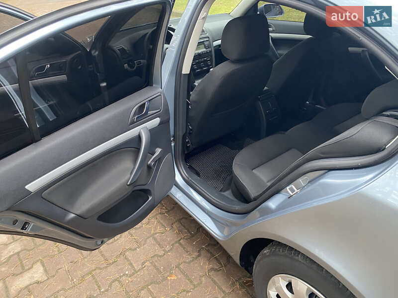 Лифтбек Skoda Octavia 2006 в Новояворовске