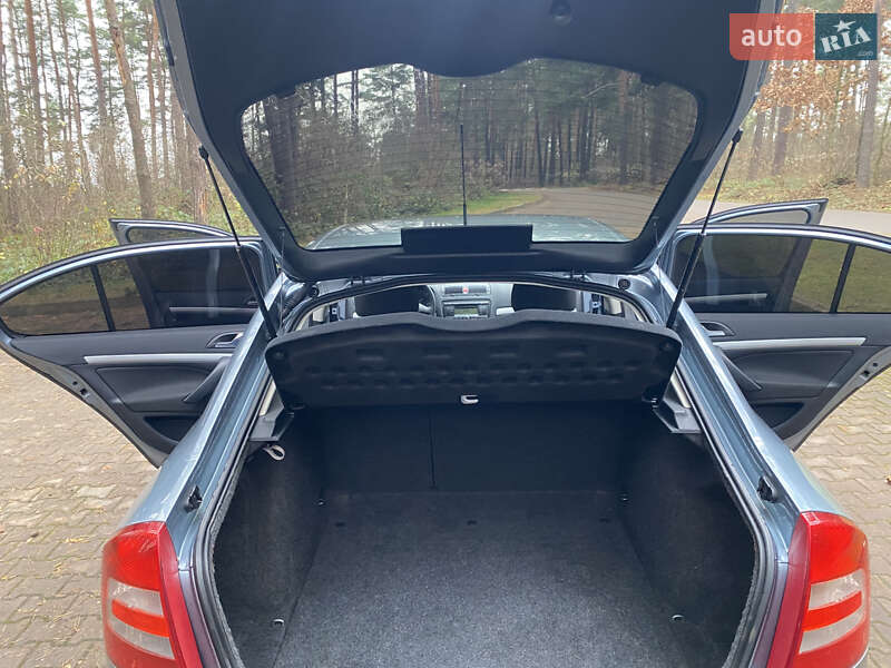 Лифтбек Skoda Octavia 2006 в Новояворовске