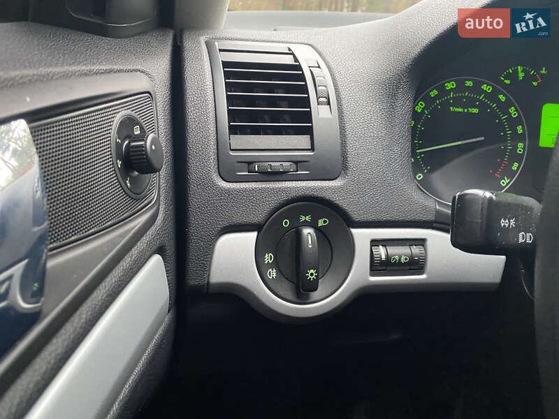 Лифтбек Skoda Octavia 2006 в Новояворовске