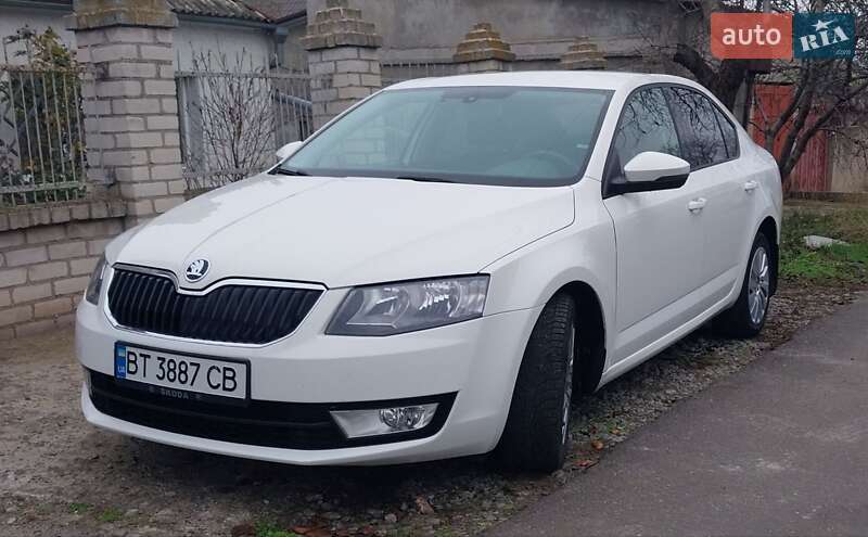 Лифтбек Skoda Octavia 2015 в Николаеве