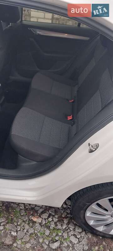 Лифтбек Skoda Octavia 2015 в Николаеве