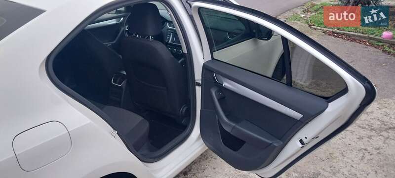 Лифтбек Skoda Octavia 2015 в Николаеве