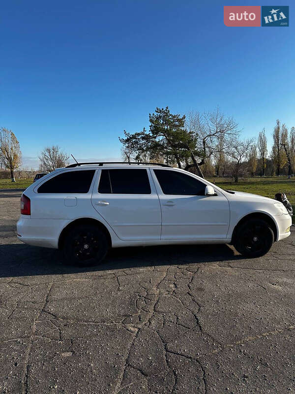 Универсал Skoda Octavia 2011 в Каменском