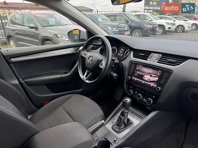 Универсал Skoda Octavia 2019 в Стрые