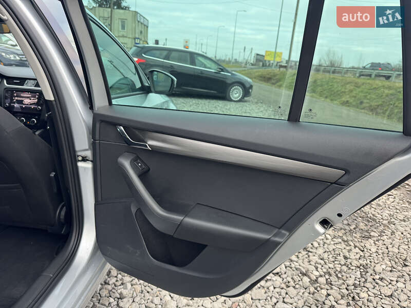 Универсал Skoda Octavia 2019 в Стрые