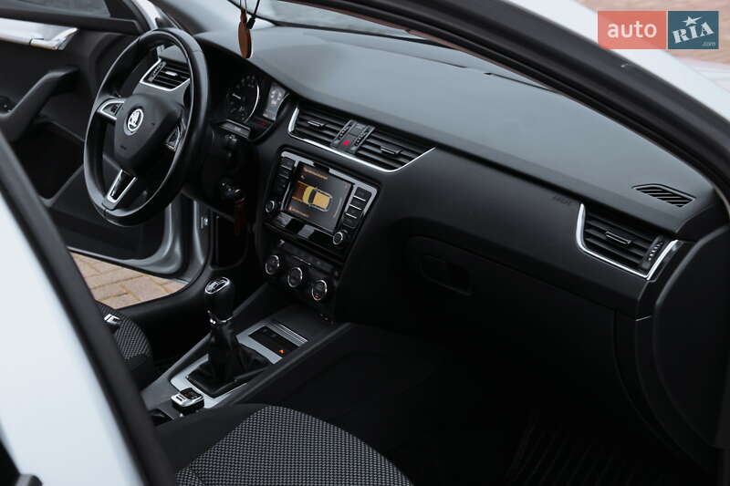 Універсал Skoda Octavia 2017 в Дніпрі