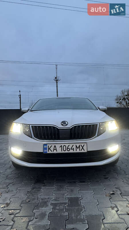 Универсал Skoda Octavia 2019 в Киеве