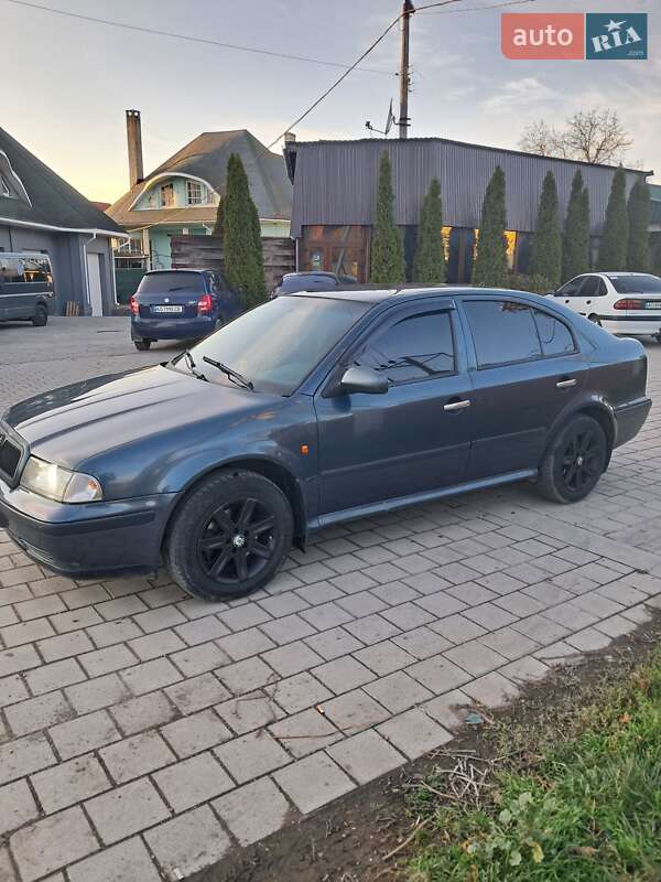 Ліфтбек Skoda Octavia 1999 в Ужгороді