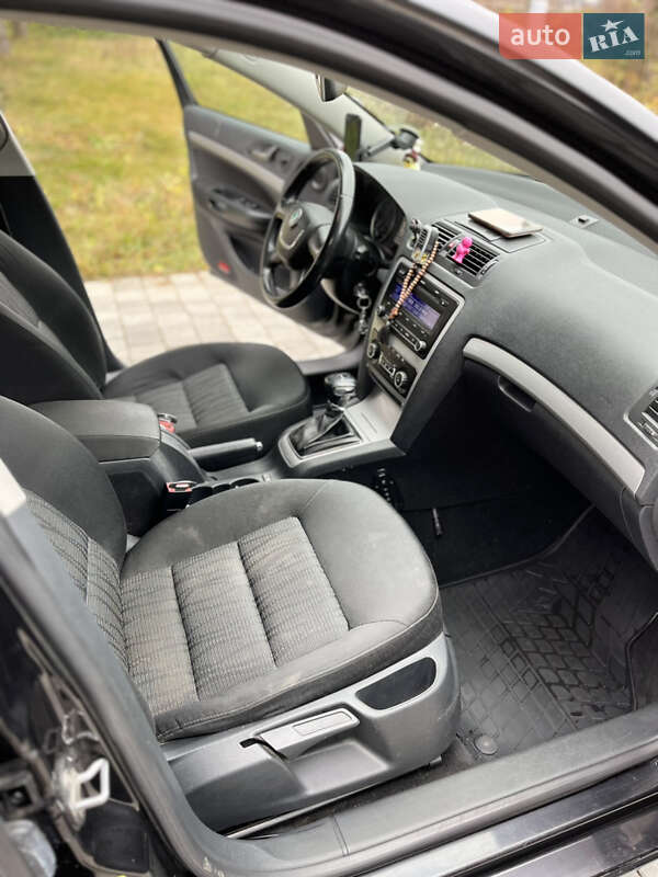 Универсал Skoda Octavia 2010 в Староконстантинове