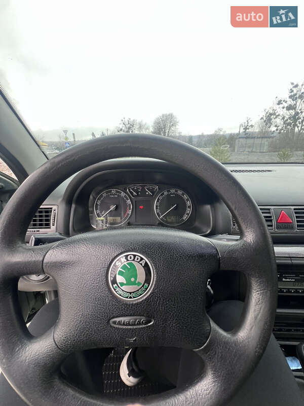 Лифтбек Skoda Octavia 2002 в Золочеве