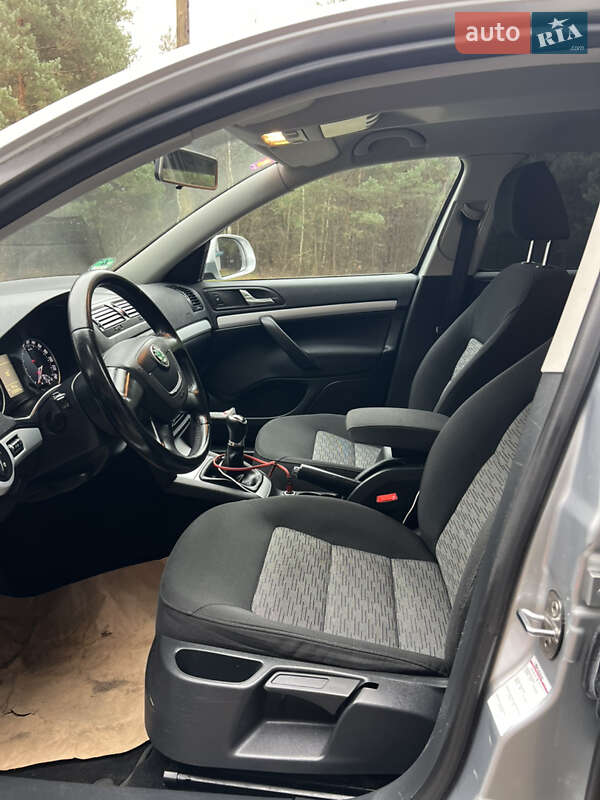 Універсал Skoda Octavia 2010 в Демидівці