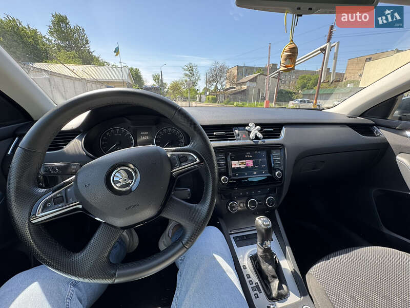 Универсал Skoda Octavia 2015 в Ужгороде