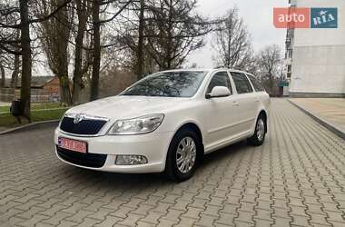 Универсал Skoda Octavia 2012 в Звягеле
