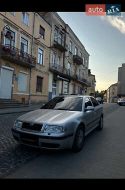 Лифтбек Skoda Octavia 2002 в Красном