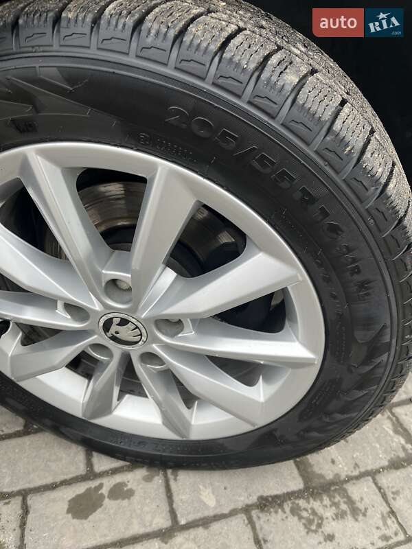 Универсал Skoda Octavia 2015 в Радехове