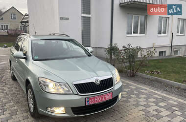 Універсал Skoda Octavia 2009 в Локачах