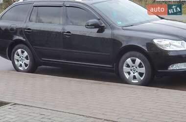 Універсал Skoda Octavia 2011 в Сарнах
