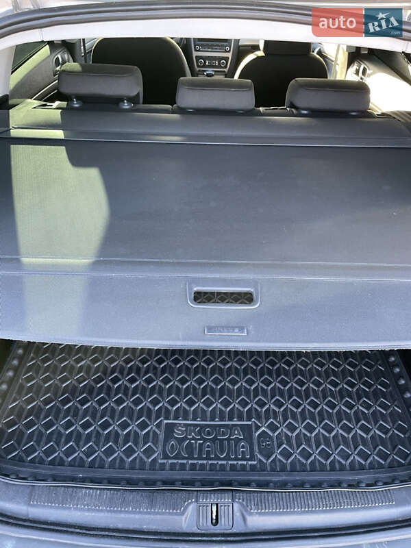 Универсал Skoda Octavia 2009 в Звягеле фото 17 Универсал Skoda Octavia 2009 в Звягеле