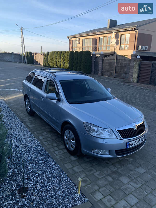 Универсал Skoda Octavia 2011 в Ровно