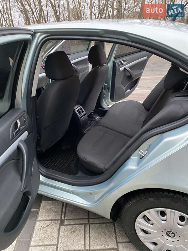 Ліфтбек Skoda Octavia 2010 в Овручі