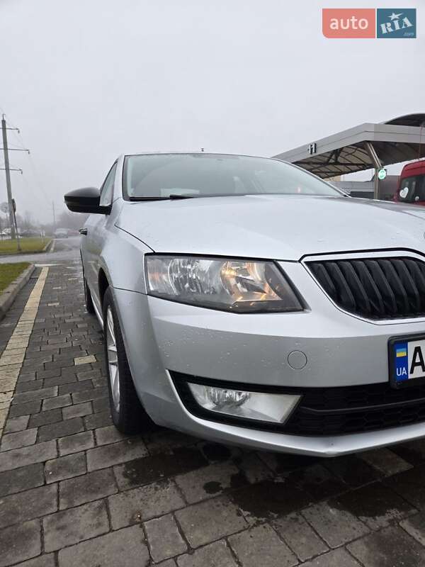 Ліфтбек Skoda Octavia 2016 в Ужгороді