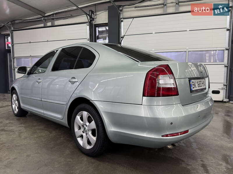Лифтбек Skoda Octavia 2009 в Ровно