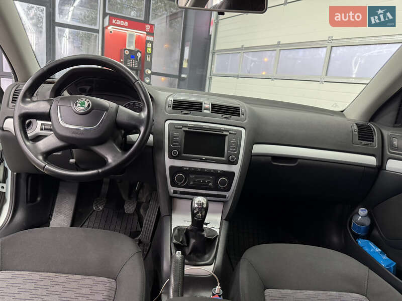 Лифтбек Skoda Octavia 2009 в Ровно