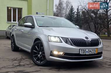 Лифтбек Skoda Octavia 2017 в Ровно