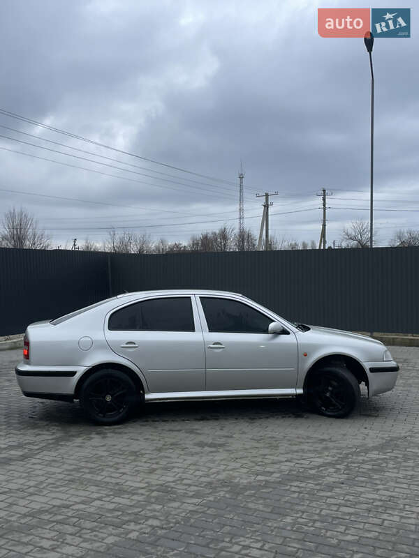 Лифтбек Skoda Octavia 1997 в Черкассах