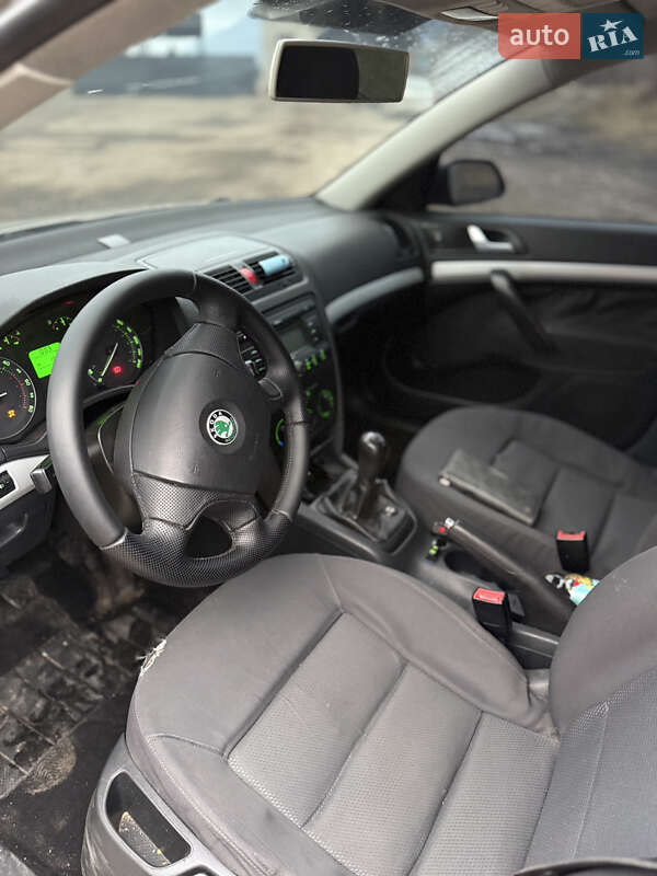 Лифтбек Skoda Octavia 2004 в Дубовом фото 9 Лифтбек Skoda Octavia 2004 в Дубовом