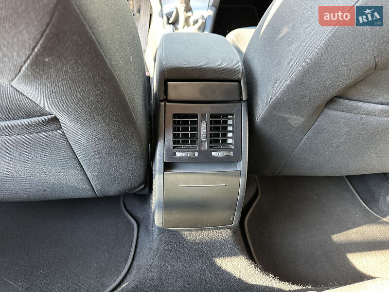 Универсал Skoda Octavia 2009 в Полтаве