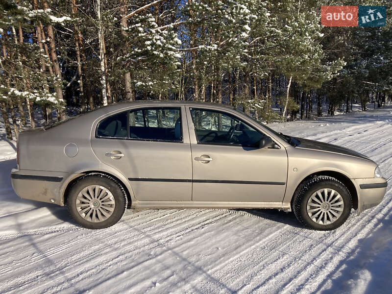 Ліфтбек Skoda Octavia 2004 в Лугинах