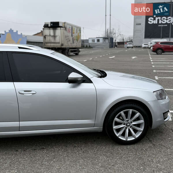 Універсал Skoda Octavia 2016 в Чернівцях