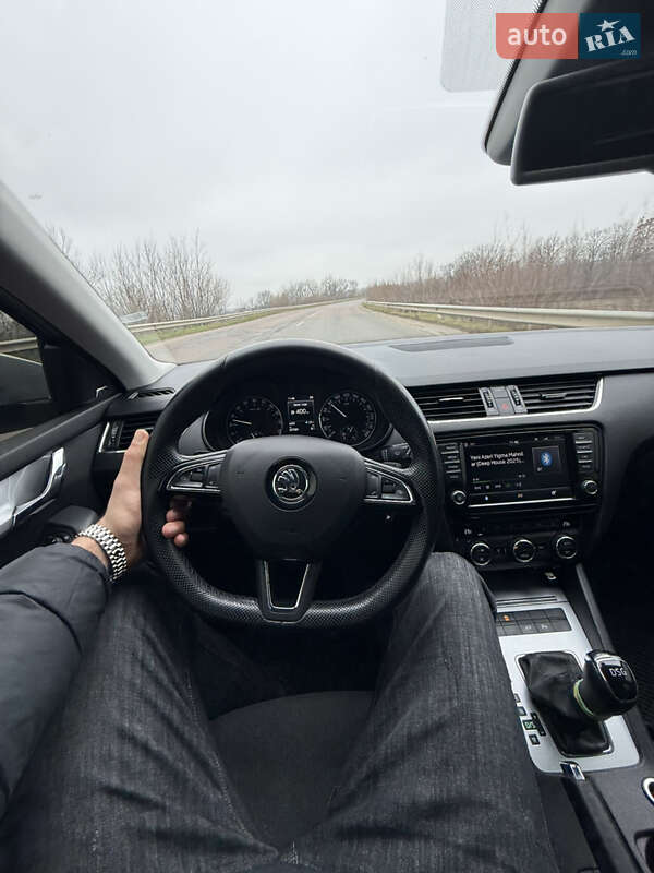 Універсал Skoda Octavia 2016 в Чернівцях