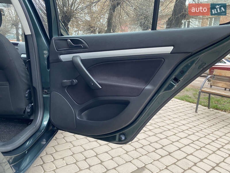 Лифтбек Skoda Octavia 2008 в Ямполе