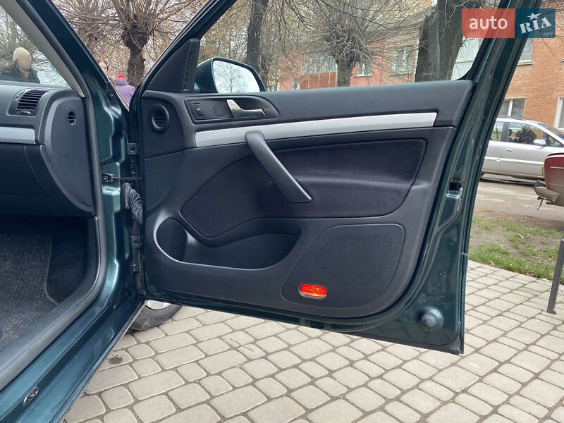 Лифтбек Skoda Octavia 2008 в Ямполе