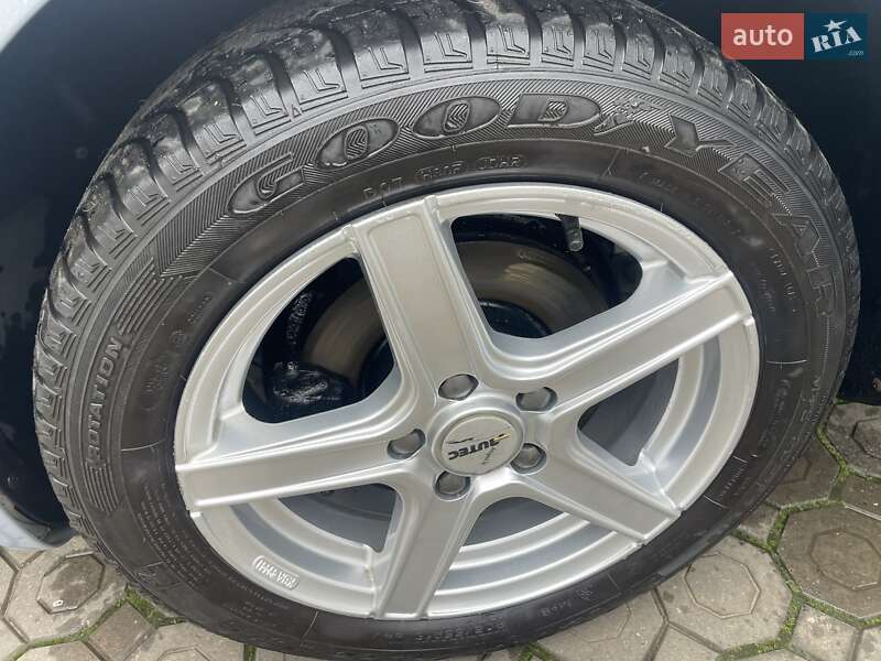 Ліфтбек Skoda Octavia 2009 в Луцьку