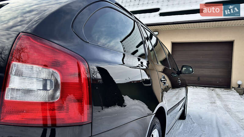 Универсал Skoda Octavia 2013 в Хороле