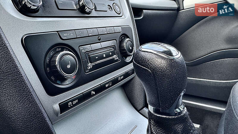 Универсал Skoda Octavia 2013 в Хороле