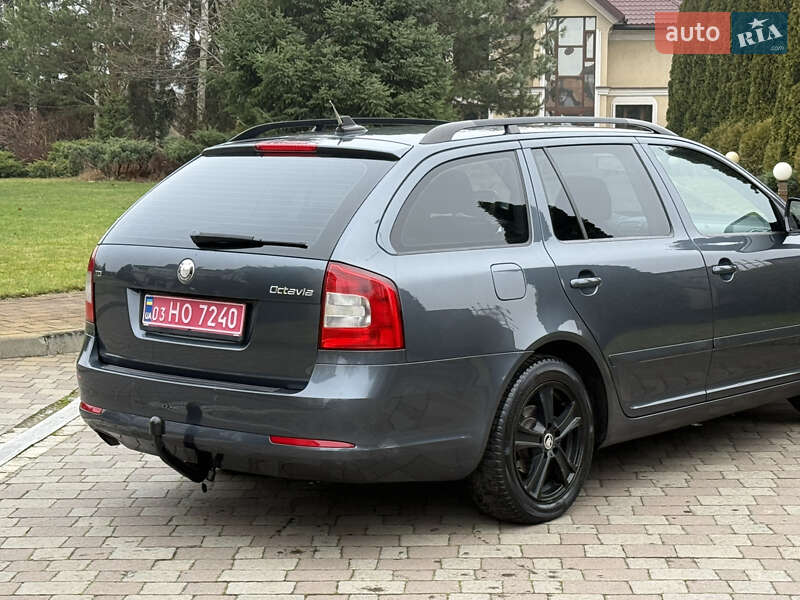 Універсал Skoda Octavia 2011 в Сарнах