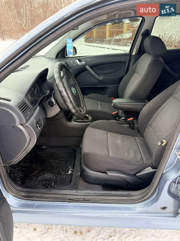 Лифтбек Skoda Octavia 2002 в Днепре