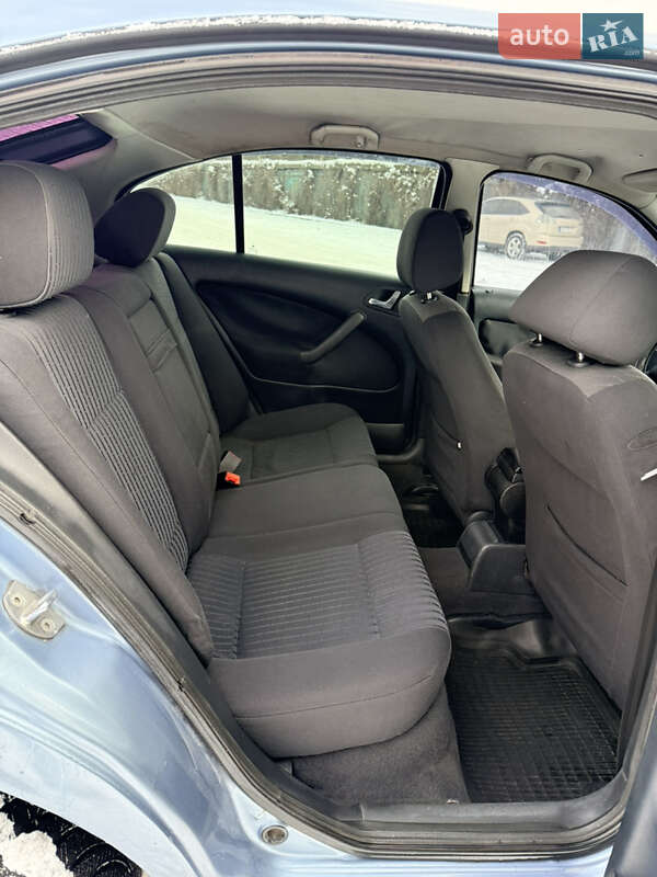 Лифтбек Skoda Octavia 2002 в Днепре