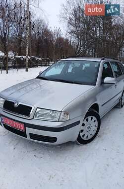 Универсал Skoda Octavia 2008 в Хороле